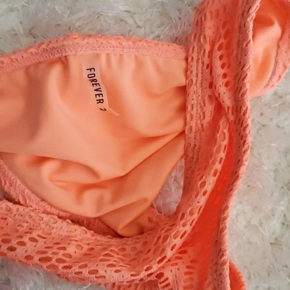Trina Turk bikini top Size small and forever21 - Picture 8 of 8
